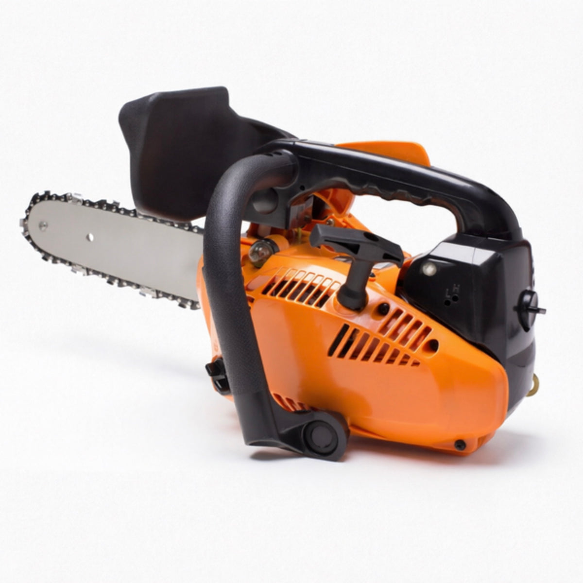 LM044502 25.4CC GASOLINE CHAIN SAW Engine Bore: 25.4cc 34mm*28mm Power: 0.9kw 1.2HP Fuel consumption: 560g kwh Spur Sprocket: Spur 6 teeth Bar & chain: 3 8"x 0.050"(40links=10") N.W. G.W:3.5 5.3kgs 20'FCL:1200PCS CHINA CARB CHAIN BAR