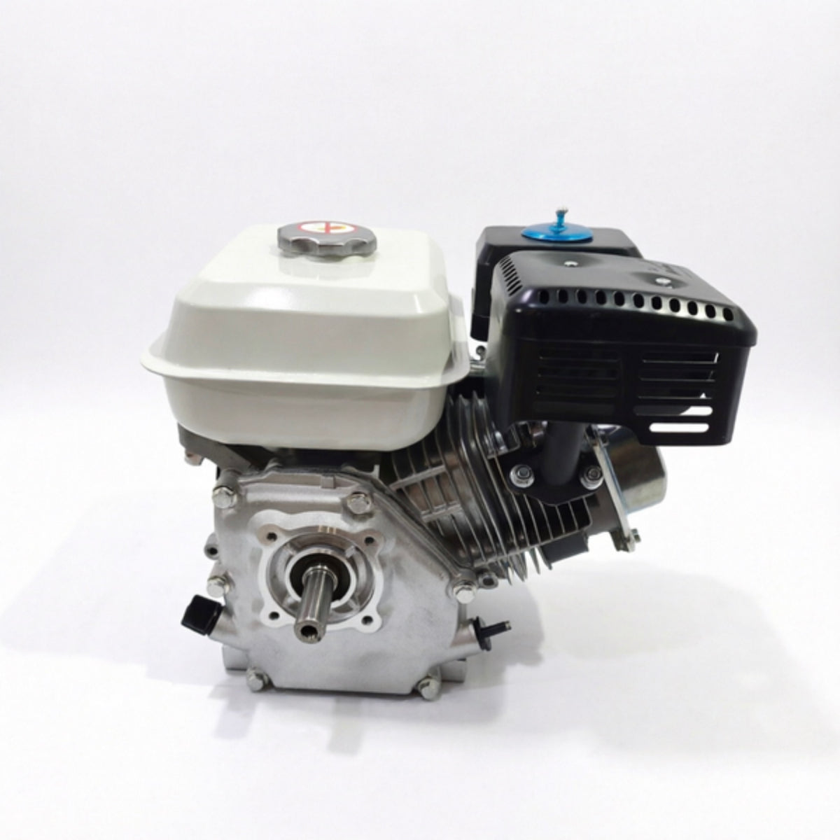 LM045077 5.5HP GASOLINE ENGINE Engine type: 4 stroke OHV KEYED SHAFT 20MM Displacement:163cc(68x45mm) Max output:5.5HP 4000RPM Fuel tank capacity:3.6L Starting system:Recoil starting Fuel consumption:340g kw.h Oil capacity:0.6L Dry weight:15kg Dimen