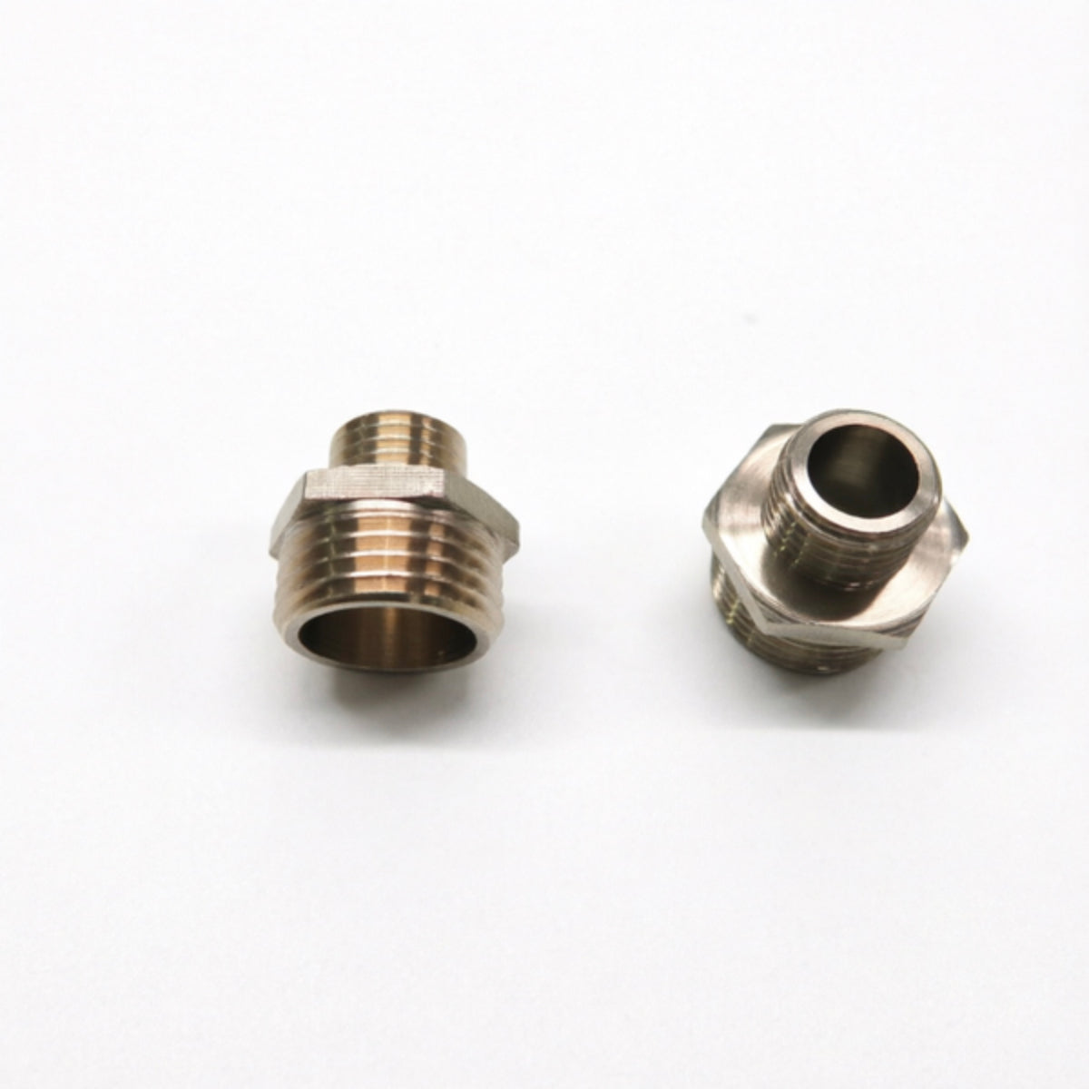 LM044241 ADPATOR ADPATOR 1 4 MALE TO 1 2 MALE FIT FOR 100-G15 MATERIAL :COPPER WEIGHT:34G