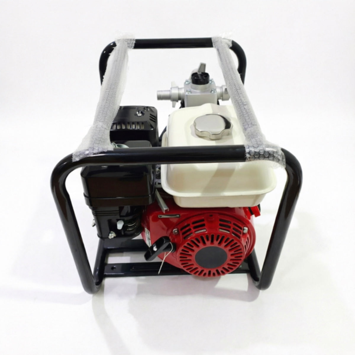 LM044428 1.5"WATER PUMP WITH HONDA ENGINE Engine:HONDA GX160 Outlet size:40mm(1.5"+1) Inlet size:40mm(1.5") Q.max.capacity:20m3 h Lift h.max:55m Suction:7m N.W. G.W.:25 26.5kgs Packing:52x41.5x47cm 20'FCL:320PCS