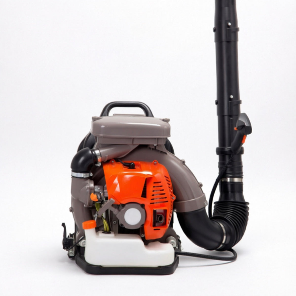 LM044436 79.4cc BACKPACK ENGINE BLOWER Engine:79.4cc Power:3.0kw 4.0HP 7000RPM Air volume:0.4m3 S Packing:52x39.5x57.5cm 1PC N.W G.W:11 14kgs 20":240 pcs