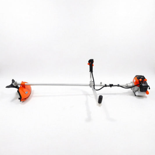 LM044573 42.7CC GASOLINE BRUSH CUTTER & GRASS TRIMMER PROFESSIONAL Engine:42.7cc Power:1.25kw 1.8HP Shaft Ф:28mm N.W. G.W:10 11kgs Packing:185x30x20cm 1PC 20'FCL:300PCS