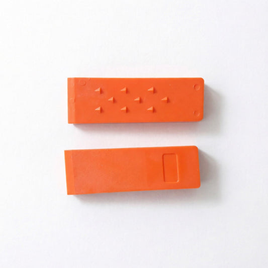 LM044785 10"PLASTIC WEDGE